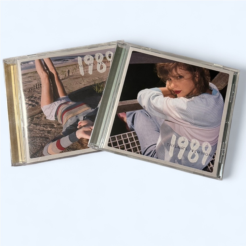 TAYLOR SWIFT NEVER PLAYED 1989 (Taylor’s Version) CDs